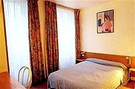 Hibiscus Republique Hotel